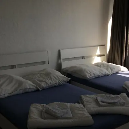 菲瑞瓦栝菲斯抓萨公寓 *